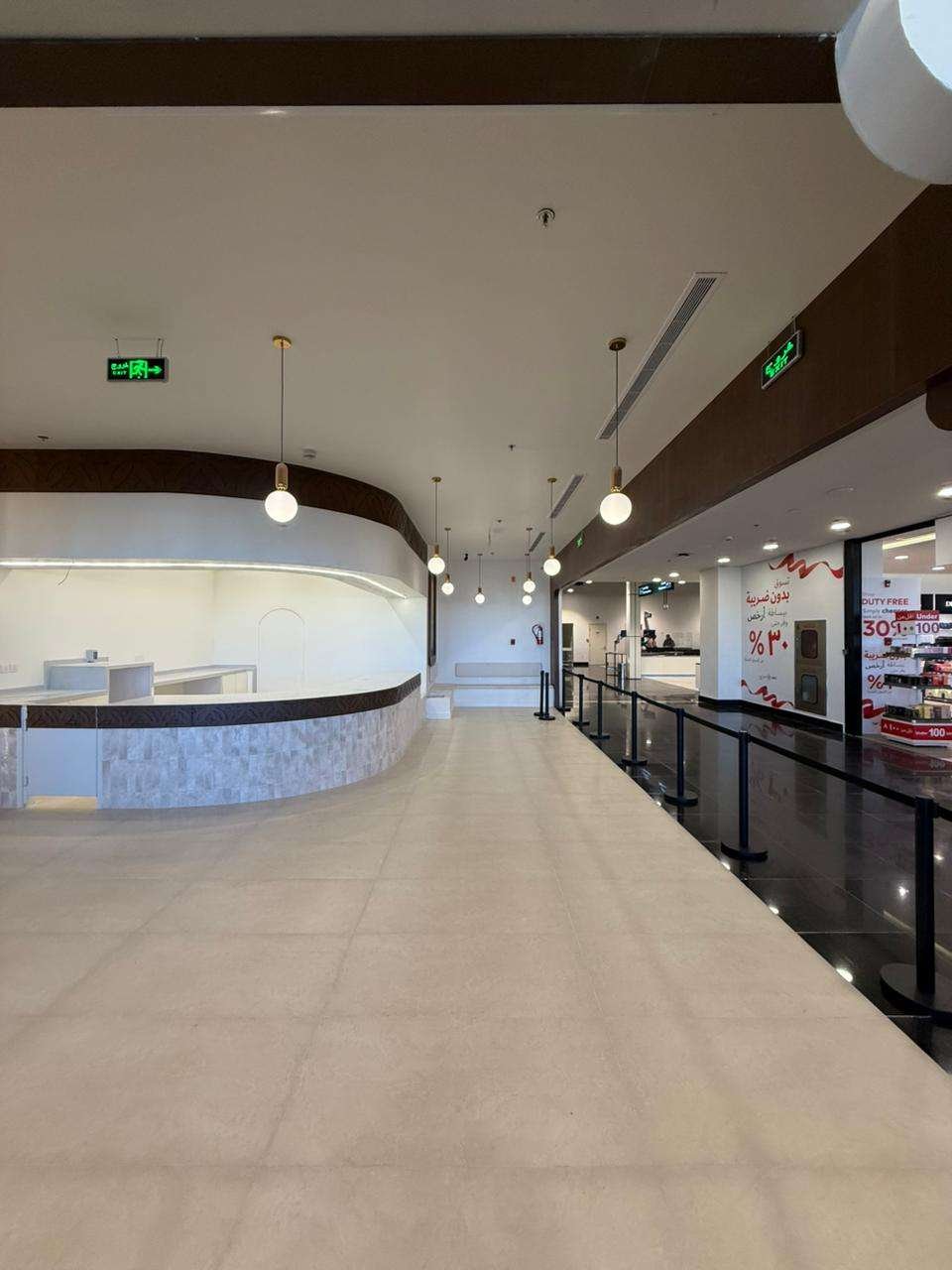 كوفي بلاك اند وايت - مطار الطائف الدولي